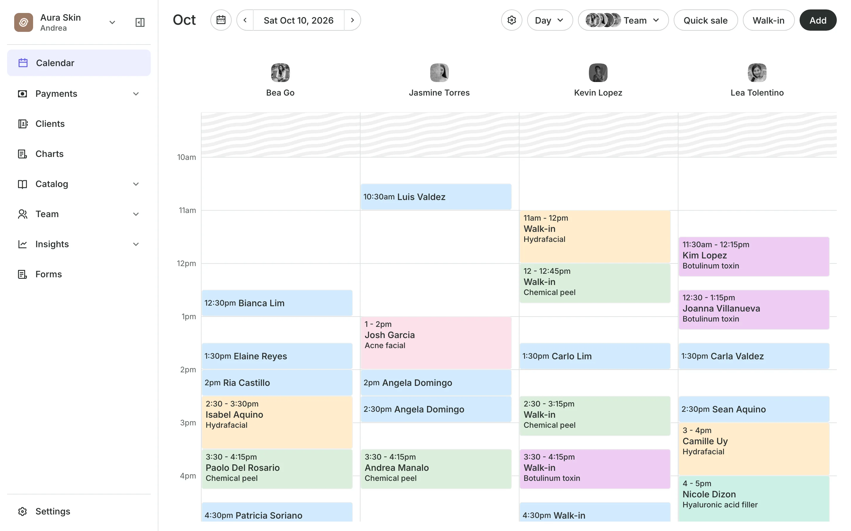 The calendar in day view: the team's columns and the day's bookings