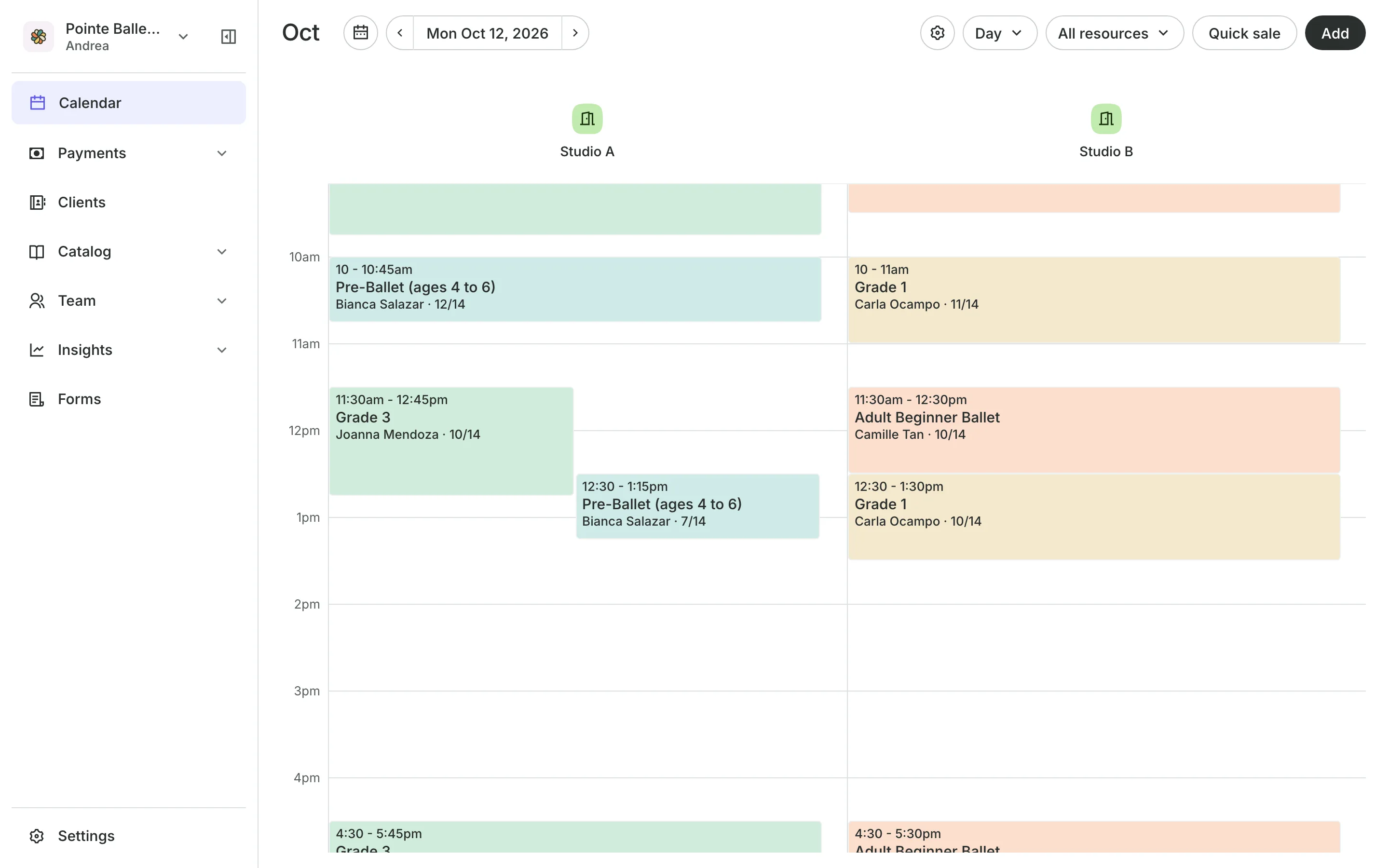The calendar in day view: the day's classes, each with how many are booked