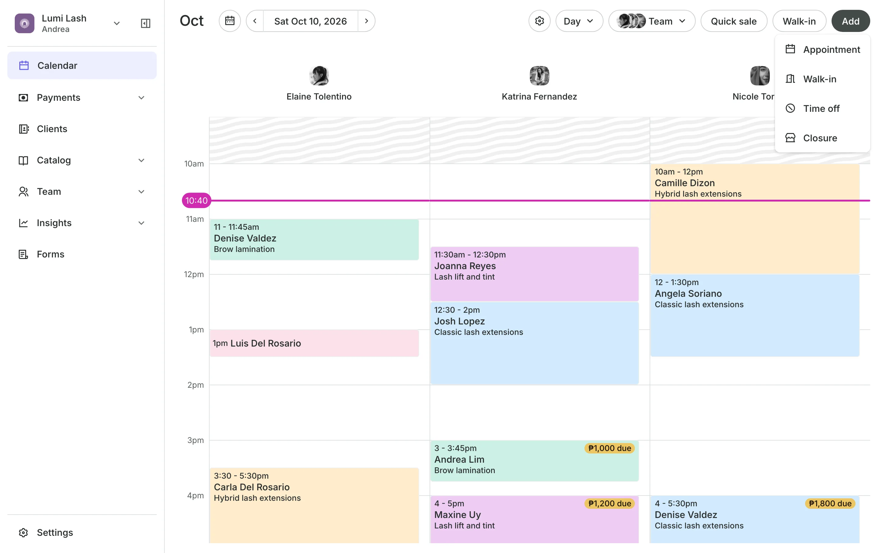 A new booking open on the calendar: the client, the service and the time