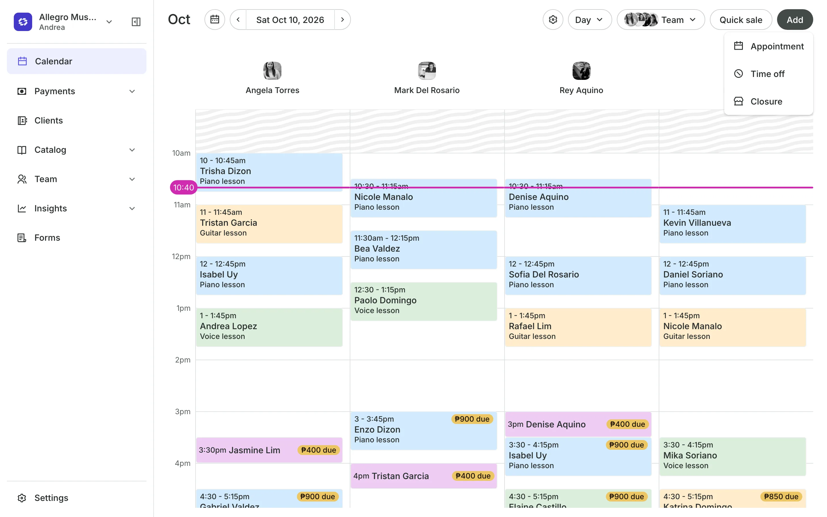 A new booking open on the calendar: the client, the service and the time