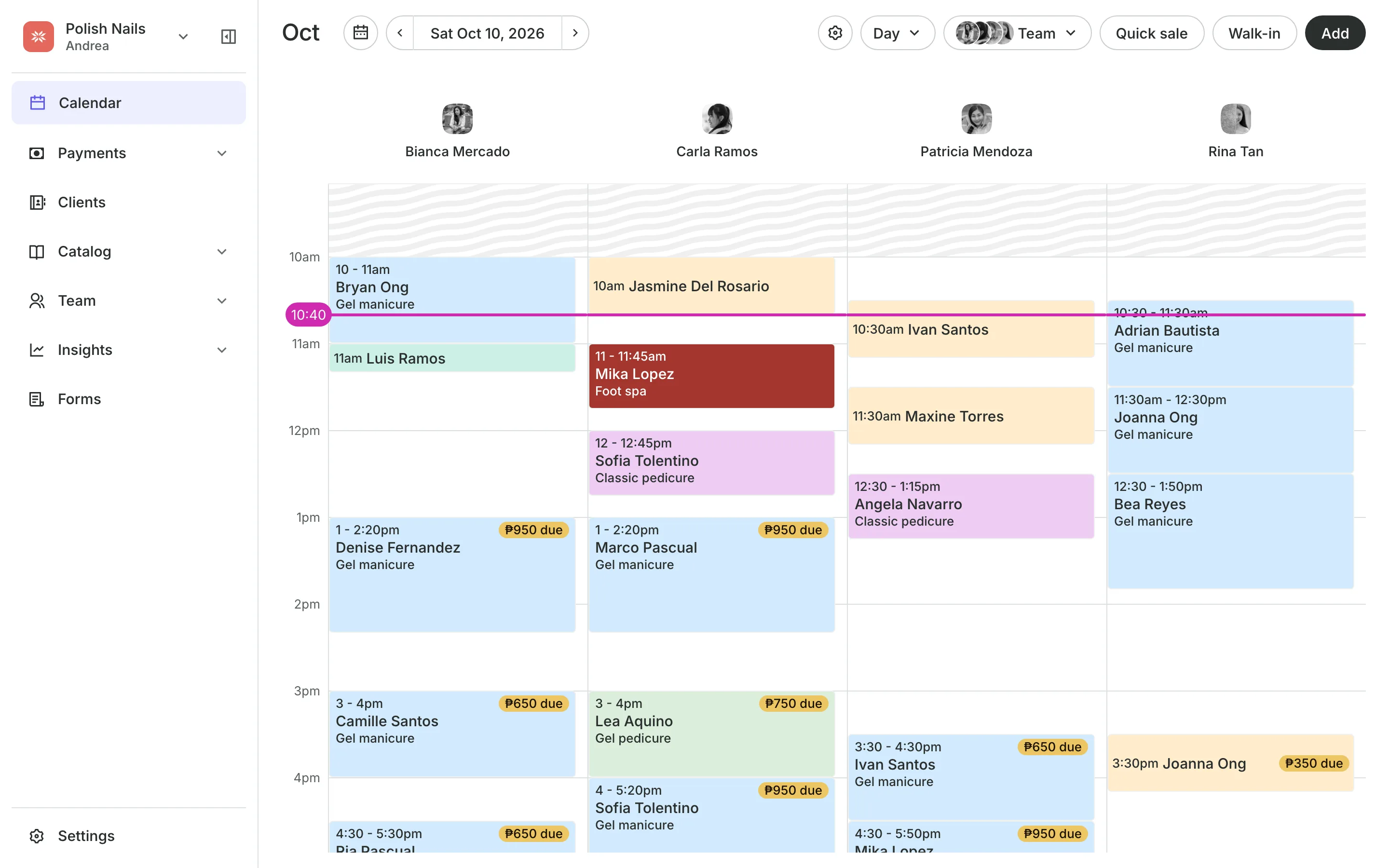 The calendar in day view: the team's columns and the day's bookings