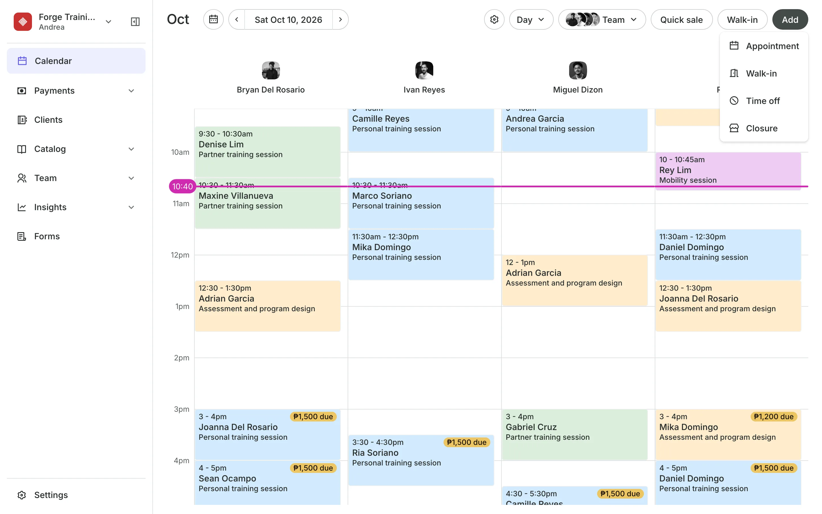 A new booking open on the calendar: the client, the service and the time