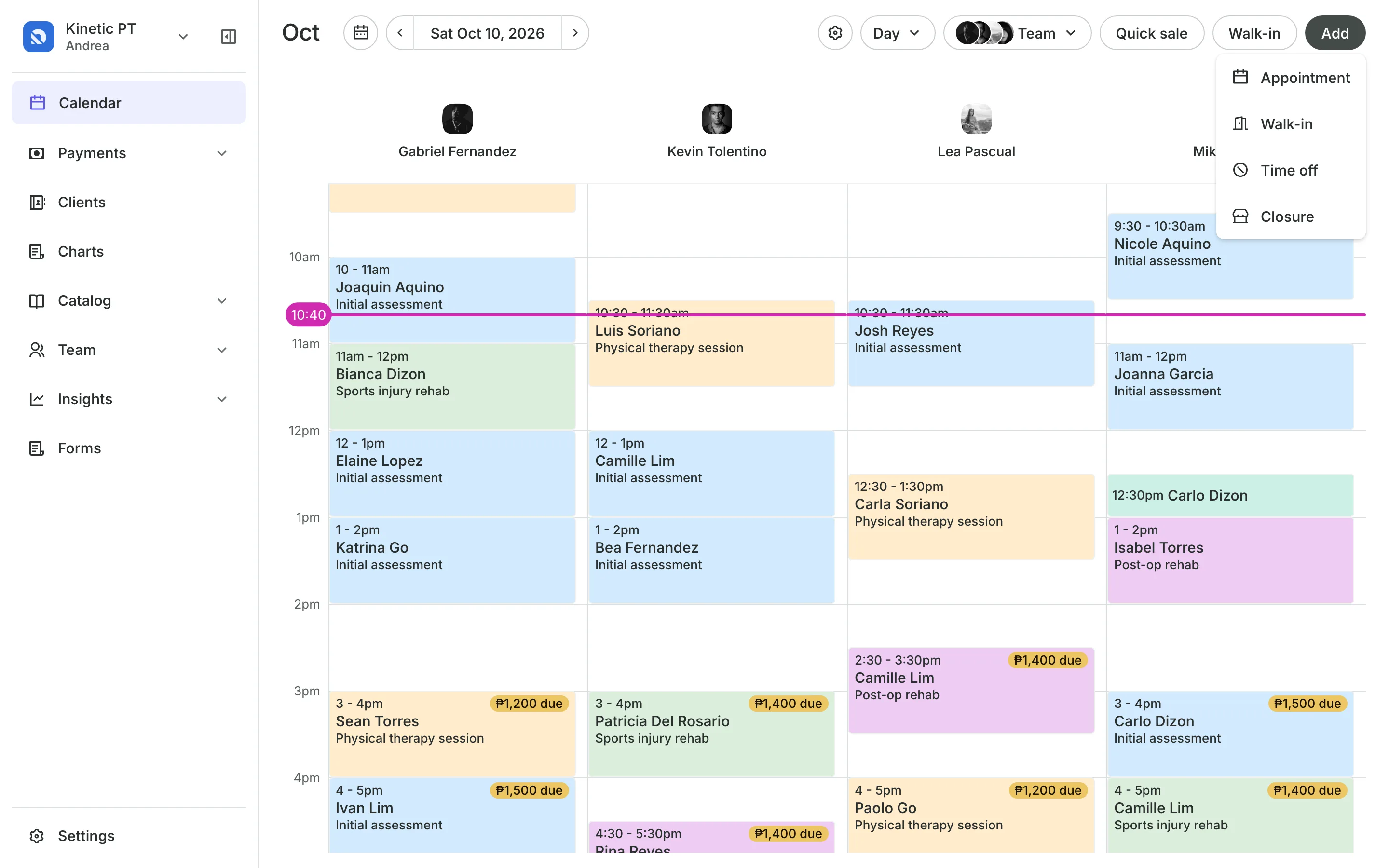 A new booking open on the calendar: the client, the service and the time