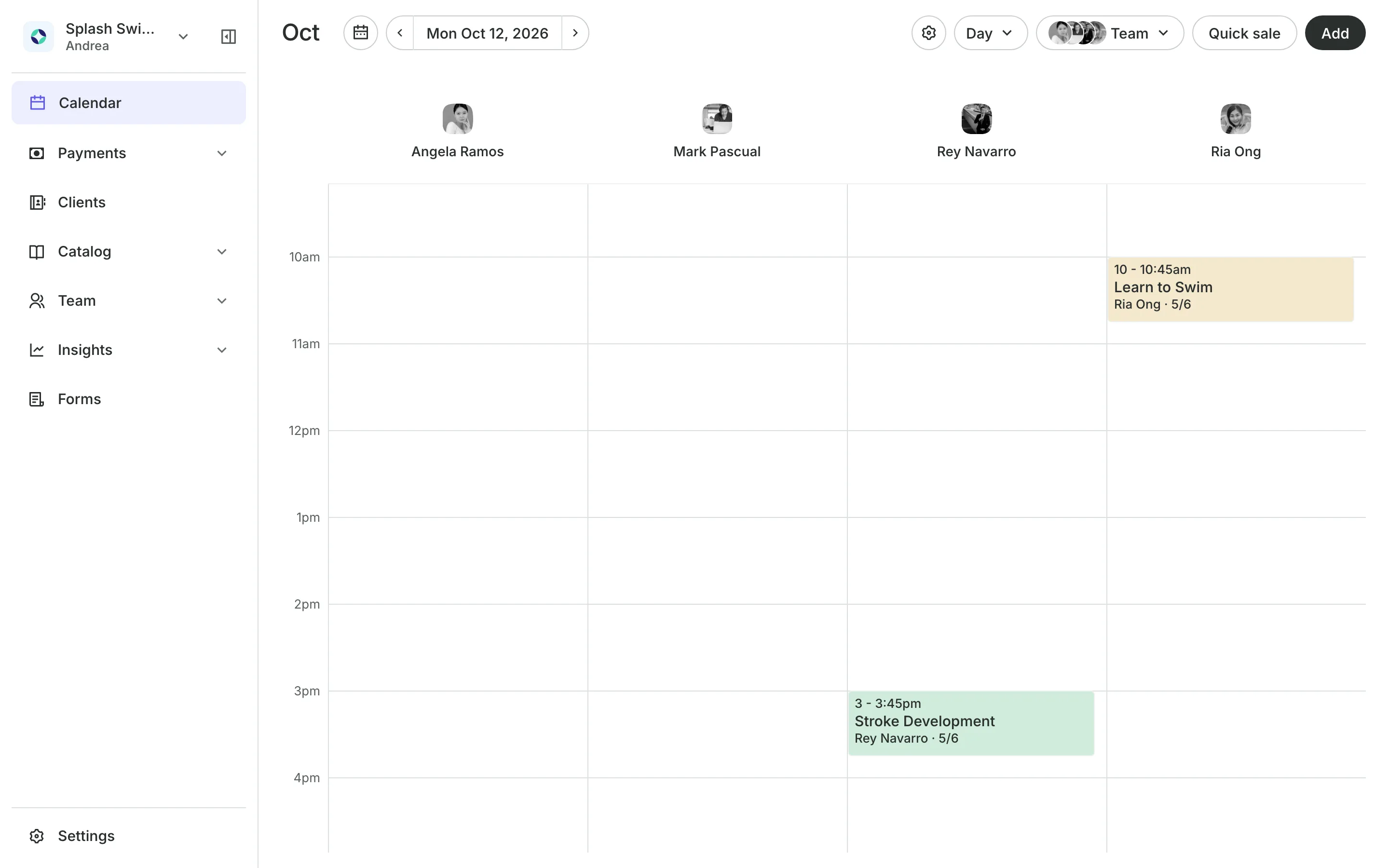 The calendar in day view: the day's classes, each with how many are booked