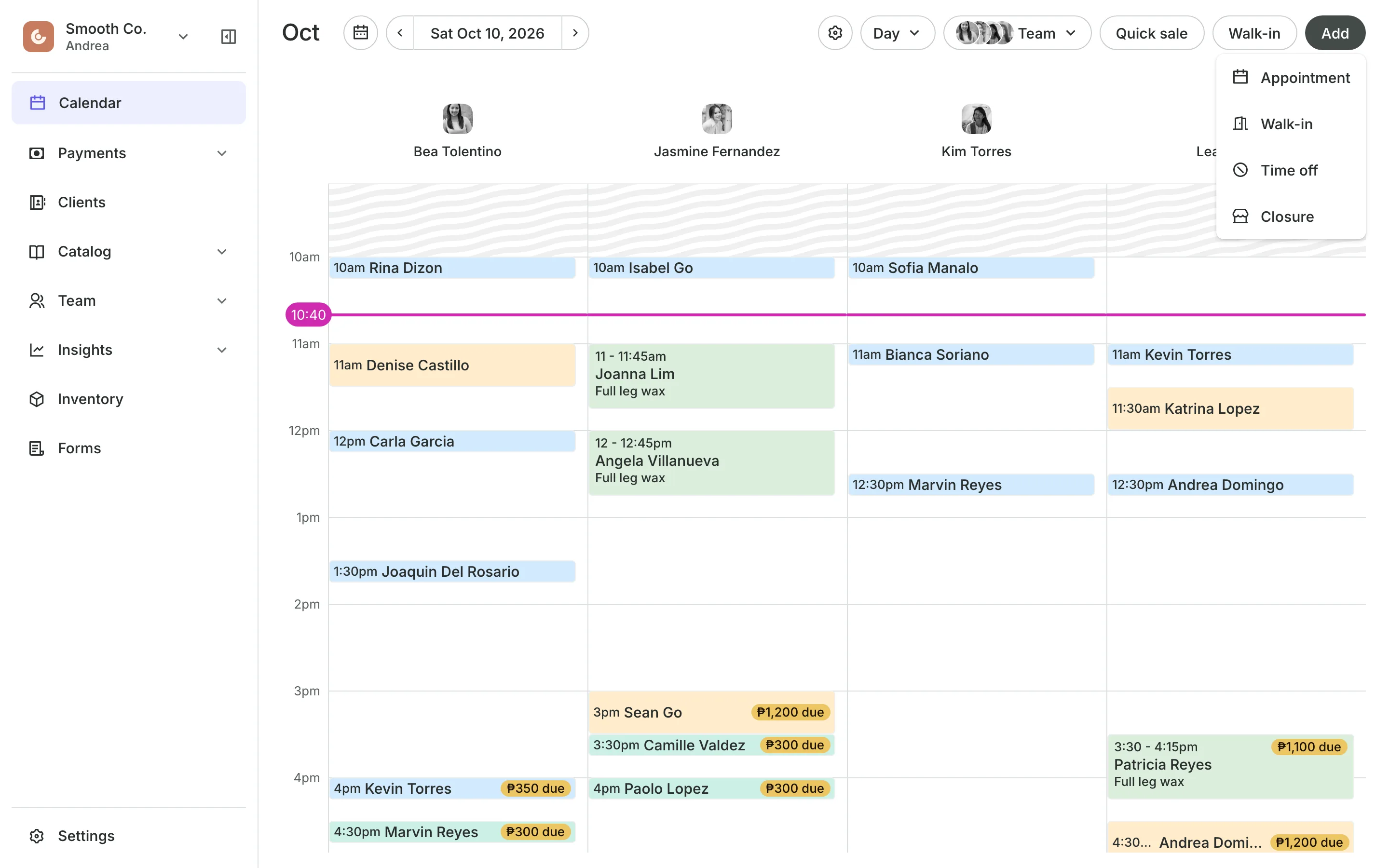 A new booking open on the calendar: the client, the service and the time